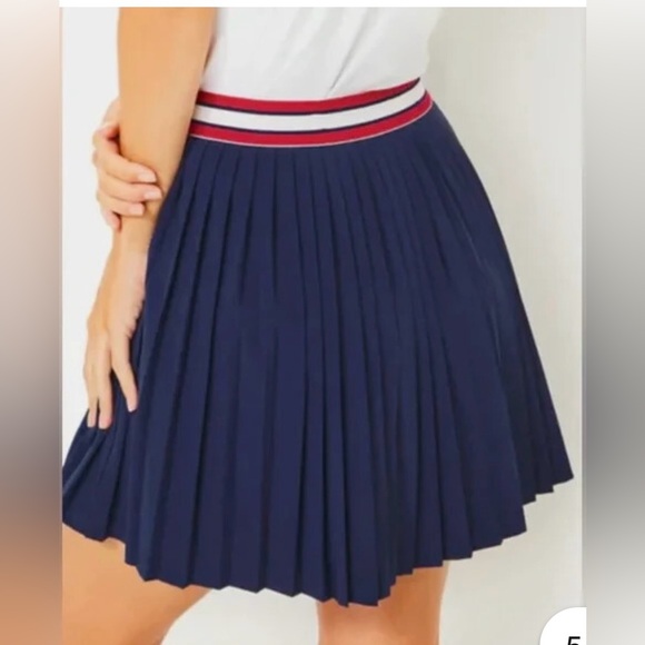 Lilly Pulitzer Tennis/Golf/Pickleball skirt with Navy & Red Trim - Picture 2 of 5